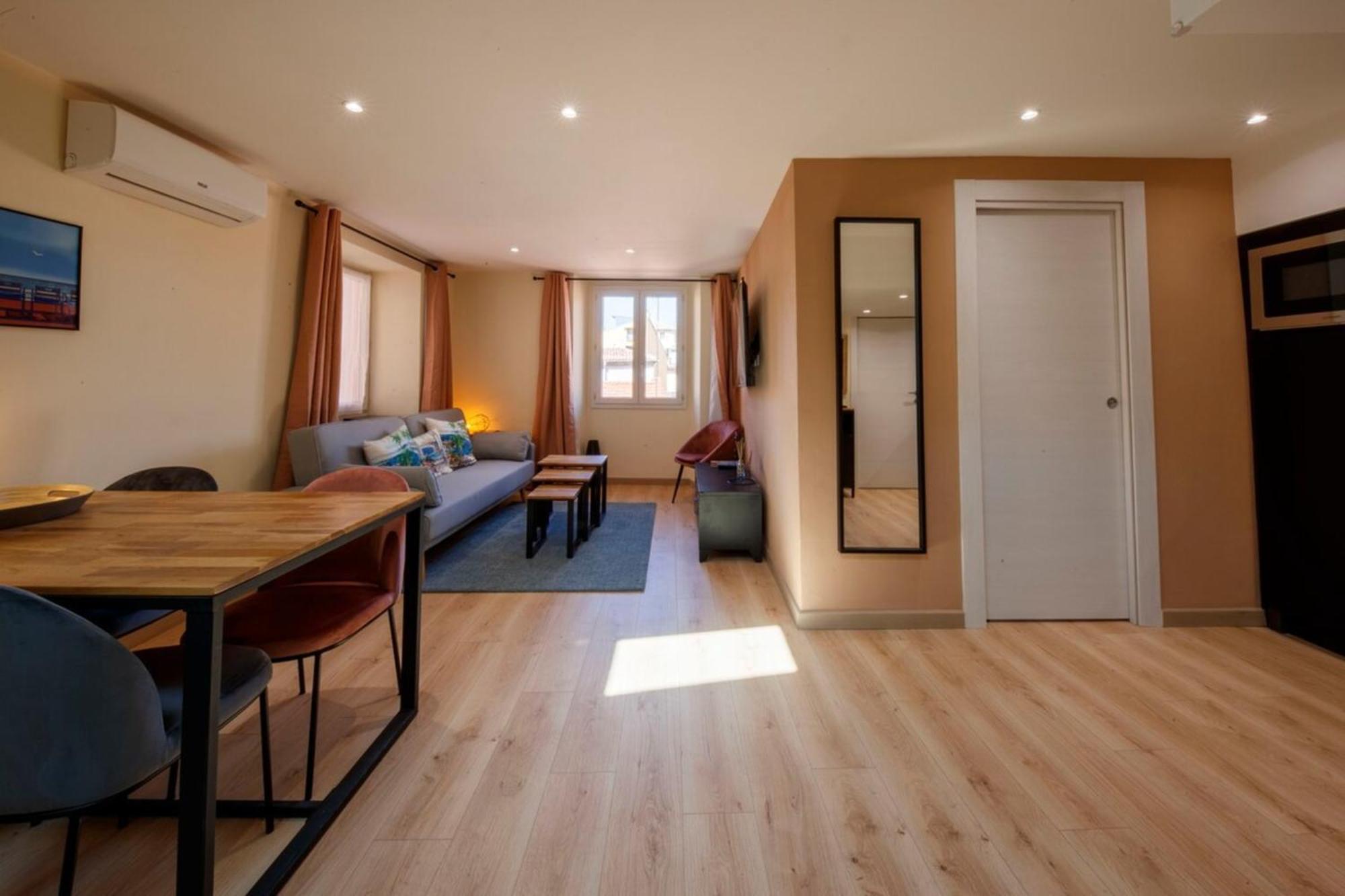 06A2 - Heart Of Old Nice Beautiful Renovated Apartment Exteriör bild